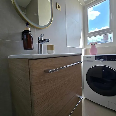 Little Lv2 Au Cœur De L'avenue Des Champs-elysées Arc De Triomphe Appartamento Parigi